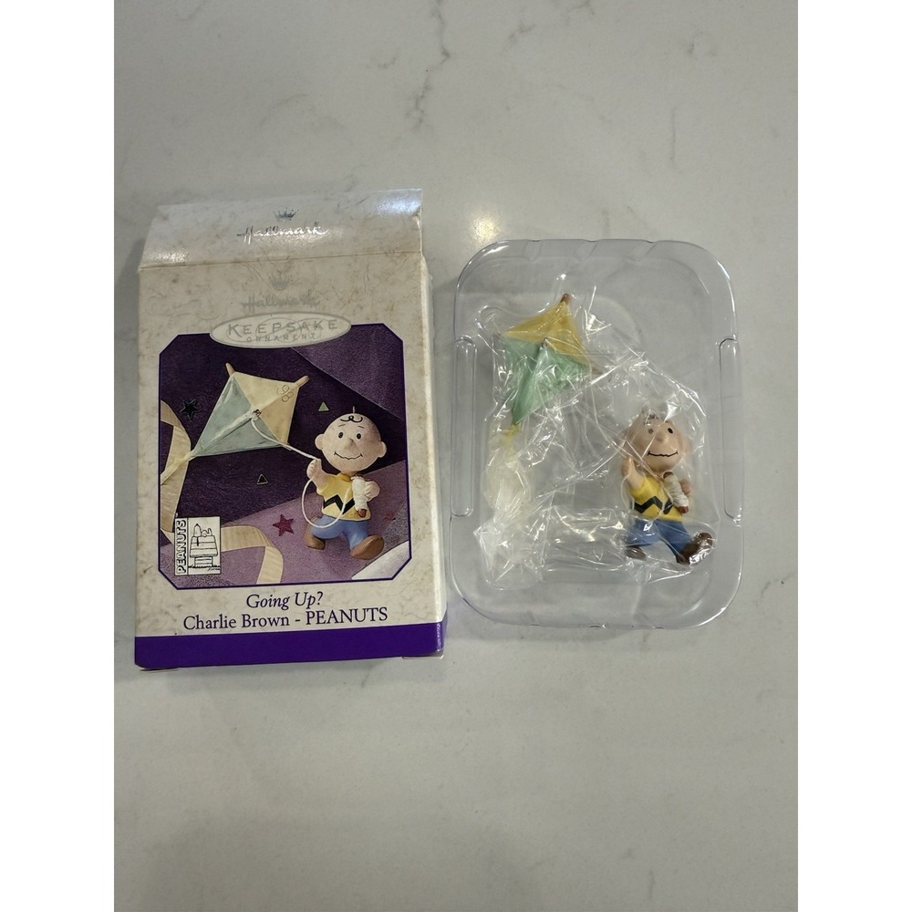 Hallmark Keepsake Charlie Brown‎ Going Up Ornament 1998 New in Box